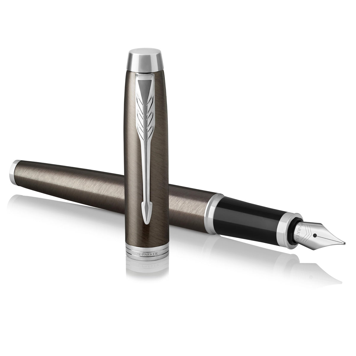 Parker IM Fountain Pen, Black Lacquer with Gold Trim, Fine Nib - Includes Blue Ink Refill and Elegant Gift Box